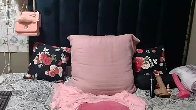 Snapshot of PinkyxGodess chatting on May 18, 2026, 10:58 pm PinkyxGodess online show from May 18, 2026, 10:58 pm