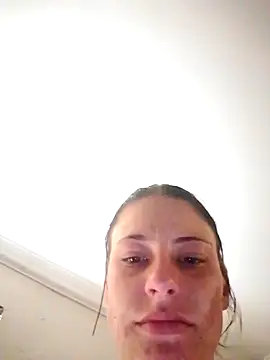 Snapshot of Hildaqii chatting on July 17, 2026, 11:29 am Hildaqii online show from July 17, 2026, 11:29 am