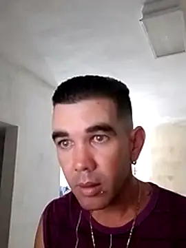 Snapshot of Brian8969 chatting on April 4, 2026, 2:51 am Brian8969 online show from April 4, 2026, 2:51 am