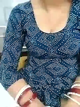 Snapshot of Alisha-sexy chatting on April 10, 2026, 2:18 am Alisha-sexy online show from April 10, 2026, 2:18 am