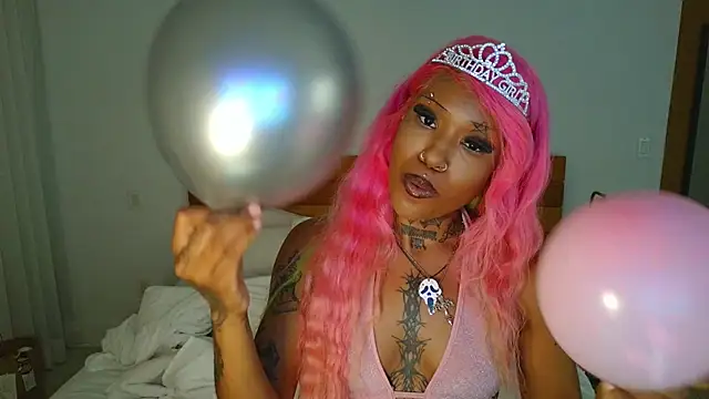 spookiebaddie online show from May 10, 2026, 3:54 am