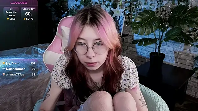 Alice Nyx online show from July 16, 2026, 1:46 am