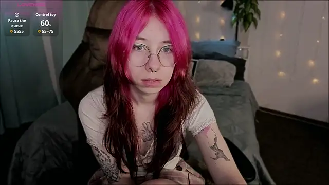 Alice Nyx online show from August 1, 2026, 8:40 pm