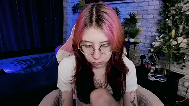 Alice Nyx online show from June 25, 2026, 8:25 pm