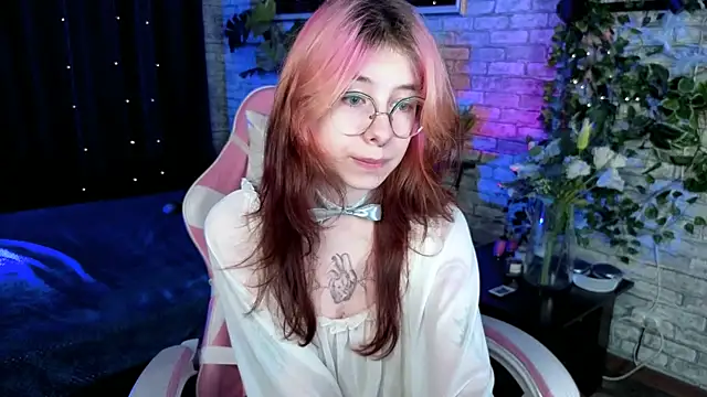 Alice Nyx online show from July 4, 2026, 8:35 pm