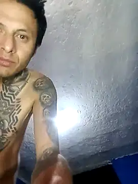 Snapshot of eroos_twink chatting on December 5, 2025, 7:34 pm eroos twink online show from December 5, 2025, 7:34 pm