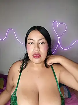 Snapshot of SerenaDupont_ chatting on May 6, 2026, 4:49 am SerenaDupont online show from May 6, 2026, 4:49 am