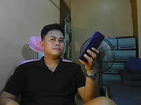 Snapshot of tipsy_butter chatting on May 13, 2026, 8:10 am tipsy butter online show from May 13, 2026, 8:10 am