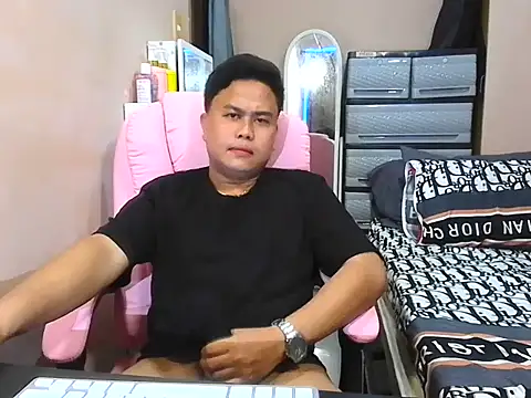 Snapshot of tipsy_butter chatting on June 4, 2026, 7:57 am tipsy butter online show from June 4, 2026, 7:57 am