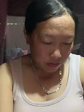 Snapshot of candy-beo chatting on May 3, 2026, 6:18 am candy-beo online show from May 3, 2026, 6:18 am