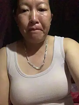 Snapshot of candy-beo chatting on April 22, 2026, 1:29 pm candy-beo online show from April 22, 2026, 1:29 pm