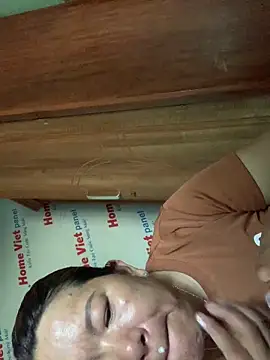 Snapshot of __Evelyn__ chatting on May 7, 2026, 1:21 am Evelyn online show from May 7, 2026, 1:21 am