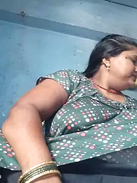 Snapshot of Desi_hot_bhabhi01 chatting on May 6, 2026, 6:17 am Desi hot bhabhi01 online show from May 6, 2026, 6:17 am