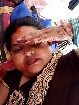 Snapshot of Desi_hot_bhabhi01 chatting on May 14, 2026, 8:33 am Desi hot bhabhi01 online show from May 14, 2026, 8:33 am