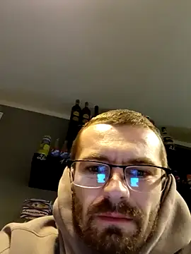 jozsi1995 online show from April 15, 2026, 5:39 pm