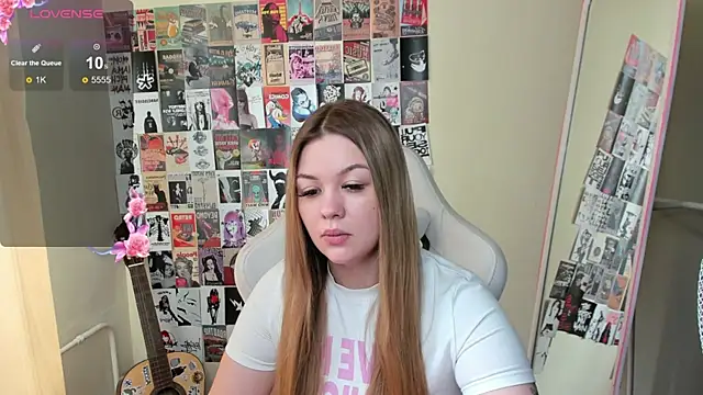 Snapshot of AmeliePeach chatting on May 2, 2026, 1:55 am AmeliePeach online show from May 2, 2026, 1:55 am