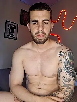 leoxxxgato online show from May 1, 2026, 7:30 pm