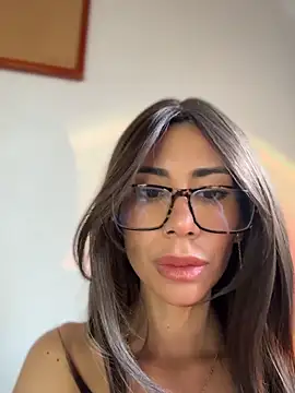 Snapshot of AlmaSajor_ chatting on April 17, 2026, 1:47 pm AlmaSajor online show from April 17, 2026, 1:47 pm