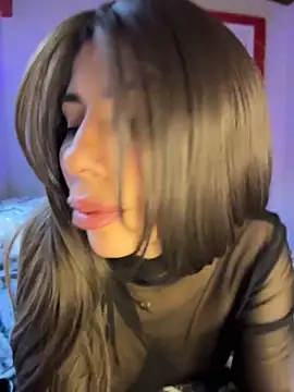 Snapshot of AlmaSajor_ chatting on April 18, 2026, 8:53 pm AlmaSajor online show from April 18, 2026, 8:53 pm