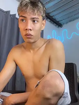 Snapshot of Ethan_Noa chatting on April 27, 2026, 1:20 pm Ethan Noa online show from April 27, 2026, 1:20 pm