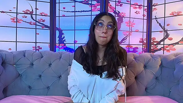 sweetlyundone online show from April 22, 2026, 8:04 pm