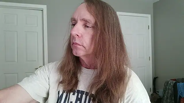 Magnus Luv online show from July 15, 2026, 12:23 pm