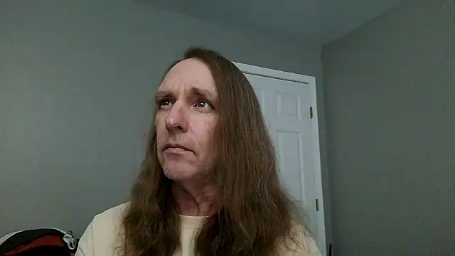 Magnus Luv online show from June 6, 2026, 8:03 pm