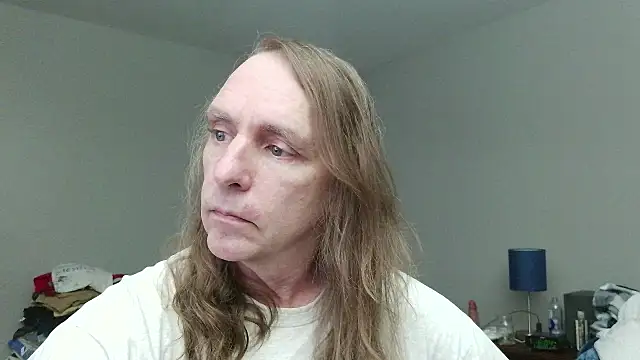 Magnus Luv online show from July 14, 2026, 10:05 pm