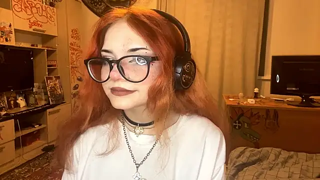 Snapshot of RedHeadCat chatting on May 21, 2026, 10:29 pm RedHeadCat online show from May 21, 2026, 10:29 pm