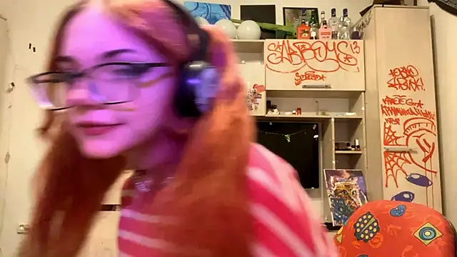 Snapshot of RedHeadCat chatting on April 21, 2026, 10:16 pm RedHeadCat online show from April 21, 2026, 10:16 pm