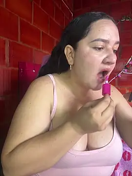 Fresita-12 online show from May 27, 2026, 6:48 pm