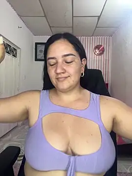 Fresita-12 online show from April 29, 2026, 1:21 am