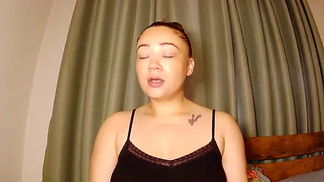 Snapshot of Theone_T chatting on May 19, 2026, 6:31 am Theone T online show from May 19, 2026, 6:31 am