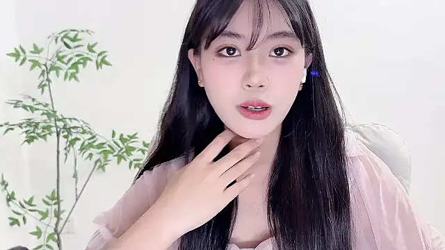 Snapshot of Kitteovo chatting on May 7, 2026, 3:11 am Kitteovo online show from May 7, 2026, 3:11 am