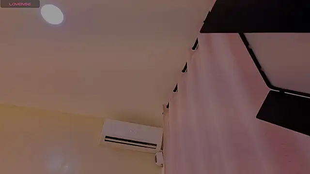 sweetkimmie  online show from April 30, 2026, 11:17 am