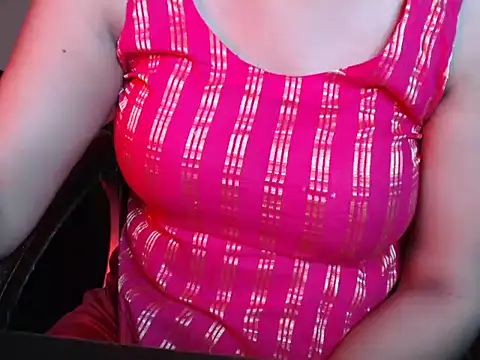 Snapshot of Kiarax1 chatting on May 22, 2026, 6:00 am Kiarax1 online show from May 22, 2026, 6:00 am