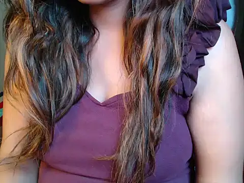 Snapshot of Kiarax1 chatting on May 26, 2026, 2:04 pm Kiarax1 online show from May 26, 2026, 2:04 pm