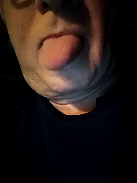 Snapshot of lickboy40 chatting on May 10, 2026, 1:42 am lickboy40 online show from May 10, 2026, 1:42 am