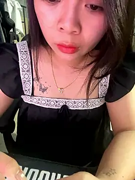 Snapshot of Pink_83 chatting on April 18, 2026, 7:54 am Pink 83 online show from April 18, 2026, 7:54 am