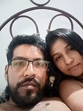 SantiMia online show from April 6, 2026, 12:39 am