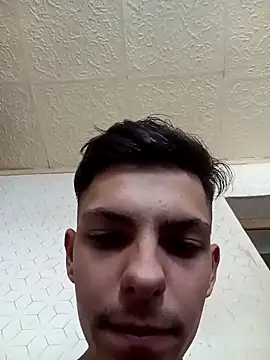 robertmrn112 online show from April 26, 2026, 12:24 pm