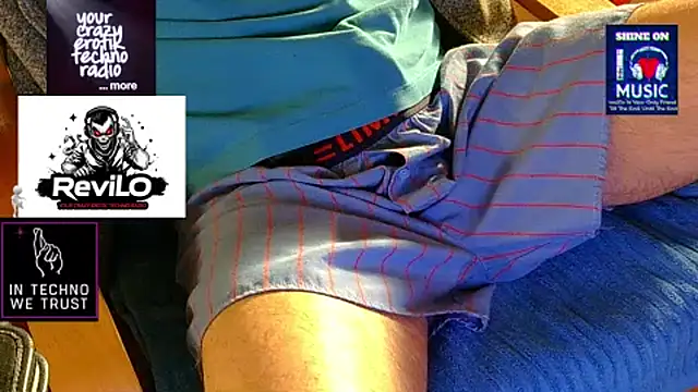 Snapshot of OllyFummler chatting on April 6, 2026, 6:14 am OllyFummler online show from April 6, 2026, 6:14 am