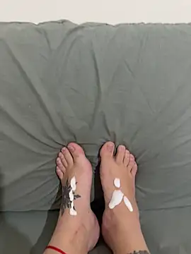 dulcifeet online show from April 6, 2026, 2:18 am