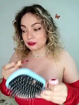 Snapshot of honey_hornie chatting on May 17, 2026, 5:46 pm honey hornie online show from May 17, 2026, 5:46 pm