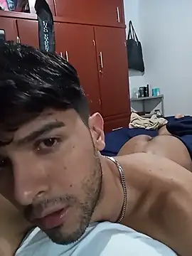 RodrigoColby2 online show from May 19, 2026, 9:00 pm