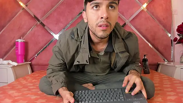 RodrigoColby2 online show from May 8, 2026, 3:38 pm