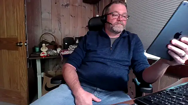 JJ CONN78 online show from May 11, 2026, 4:04 pm
