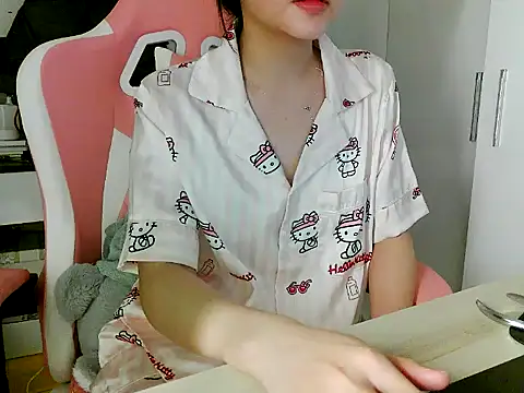 lucienguyen online show from May 6, 2026, 6:34 pm