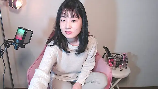 Miachan 01 online show from May 21, 2026, 1:14 am
