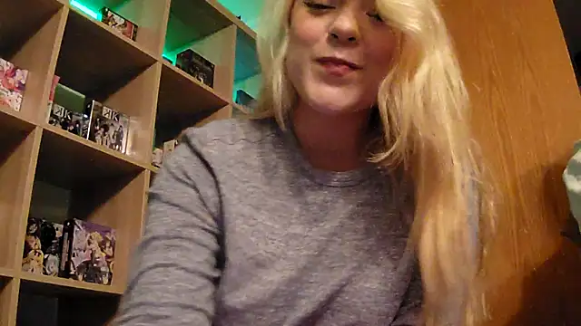 Snapshot of SilvyDiamond chatting on June 1, 2026, 9:03 pm SilvyDiamond online show from June 1, 2026, 9:03 pm